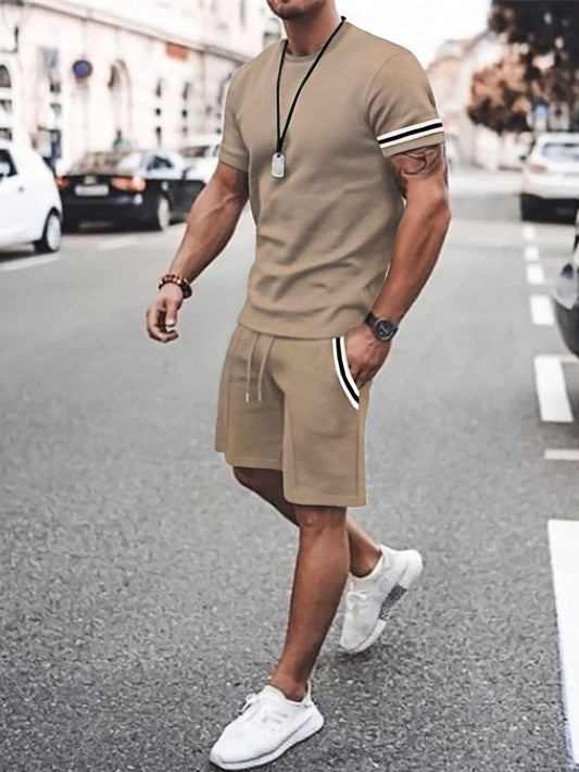 Men Contrast Tape Tee With Drawstring Waist Shorts