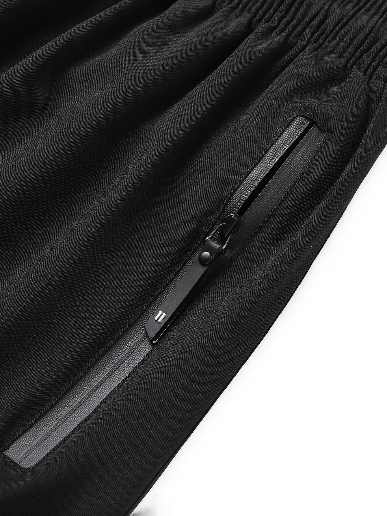 Men Drawstring Waist Zipper Pocket Shorts