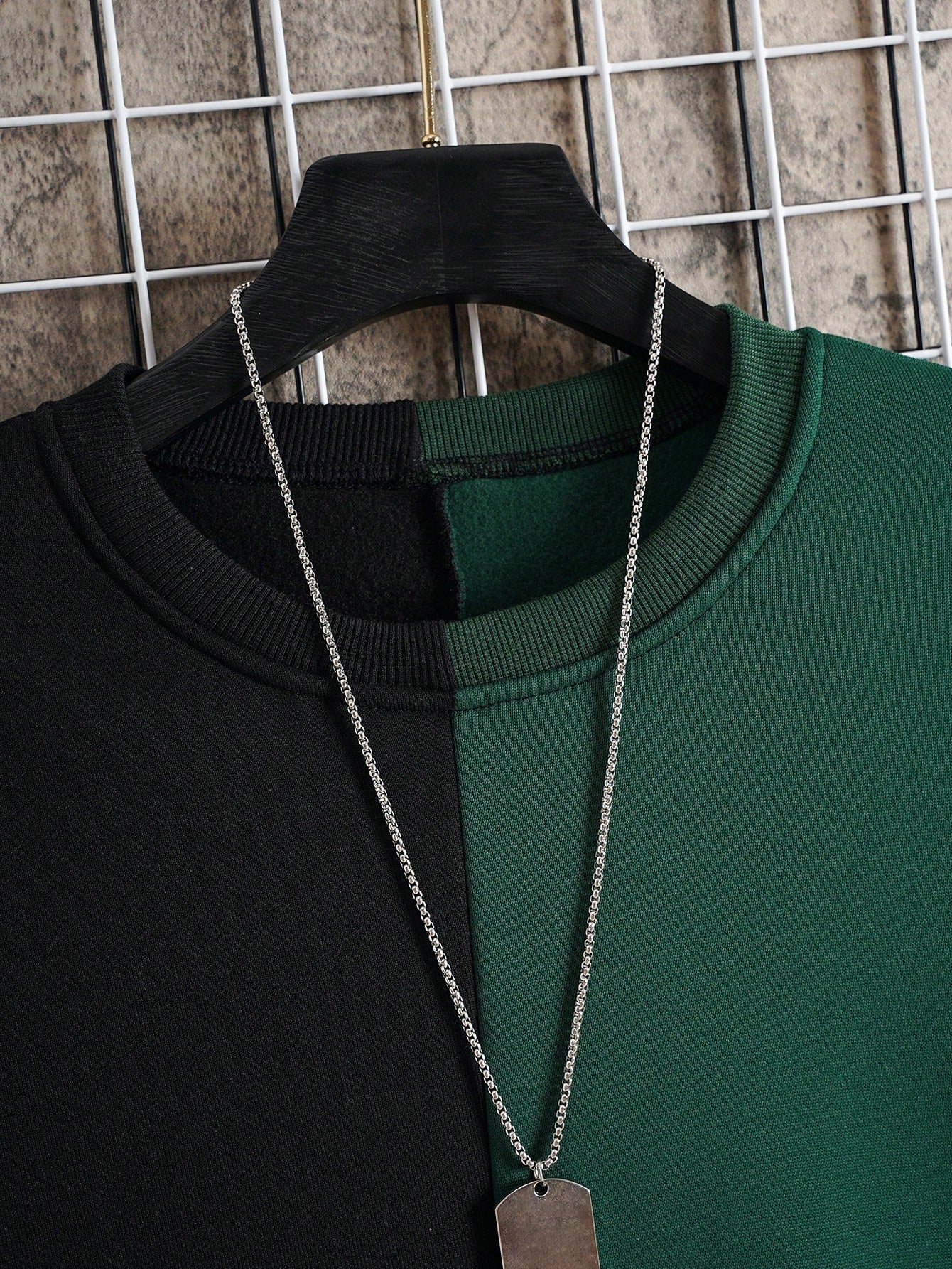 Men Plus Two Tone Thermal Lined Sweatshirt